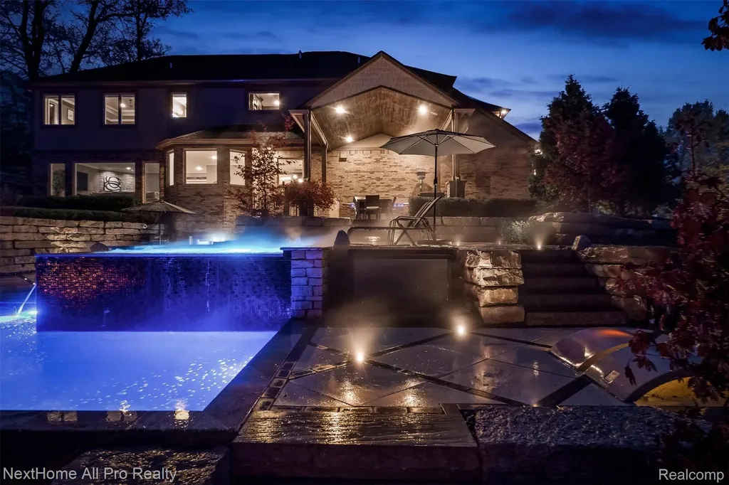 12385 Boulder Pass Drive Brighton Township MI 48380