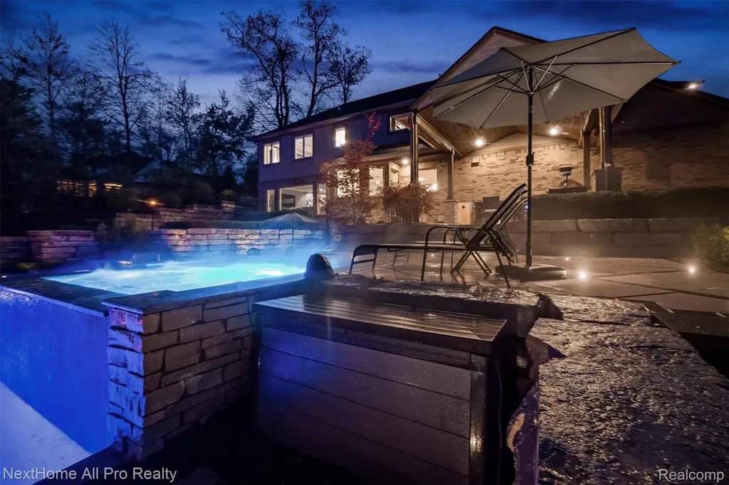 12385 Boulder Pass Drive Brighton Township MI 48380