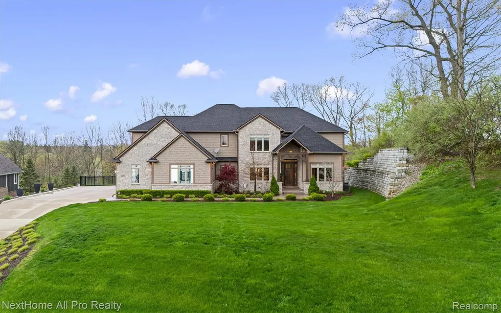 12385 Boulder Pass Drive Brighton Township MI 48380