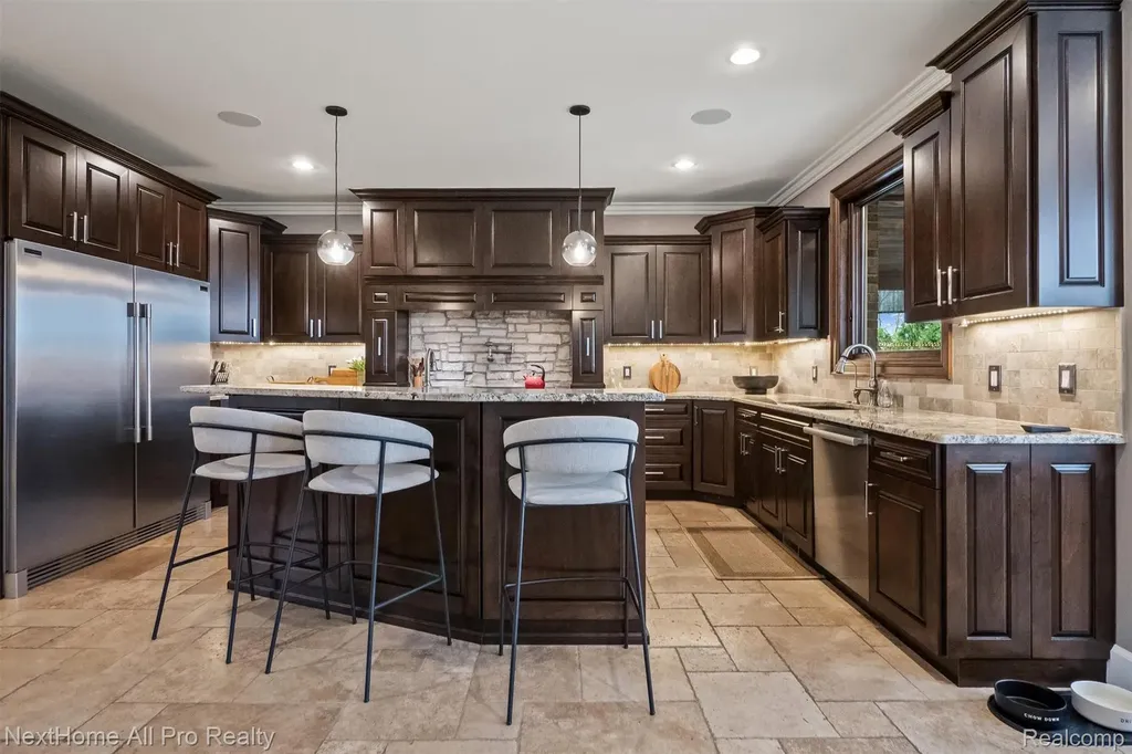 12385 Boulder Pass Drive Brighton Township MI 48380