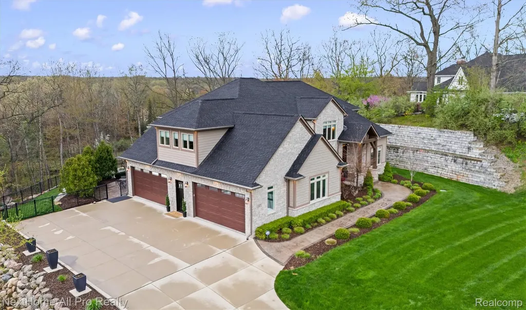 12385 Boulder Pass Drive Brighton Township MI 48380