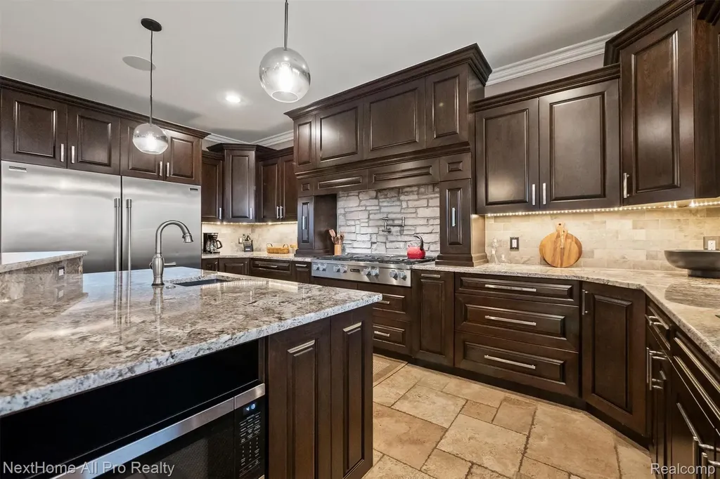 12385 Boulder Pass Drive Brighton Township MI 48380