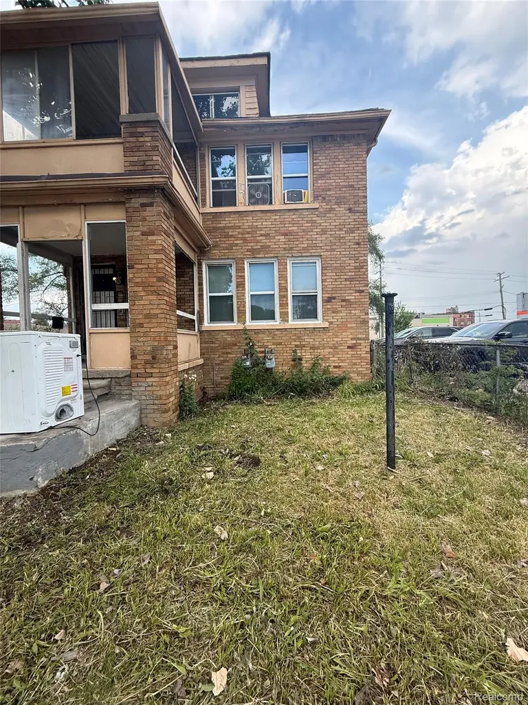 13526 La Salle Boulevard Detroit City MI 48238
