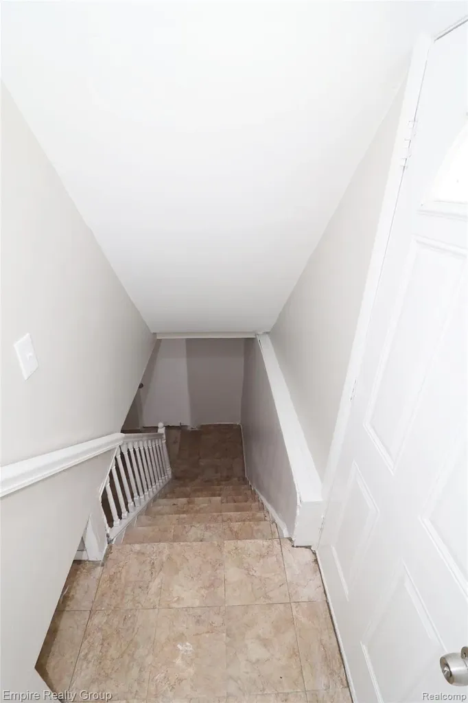 5743 N Highland Street Dearborn Heights City MI 48127