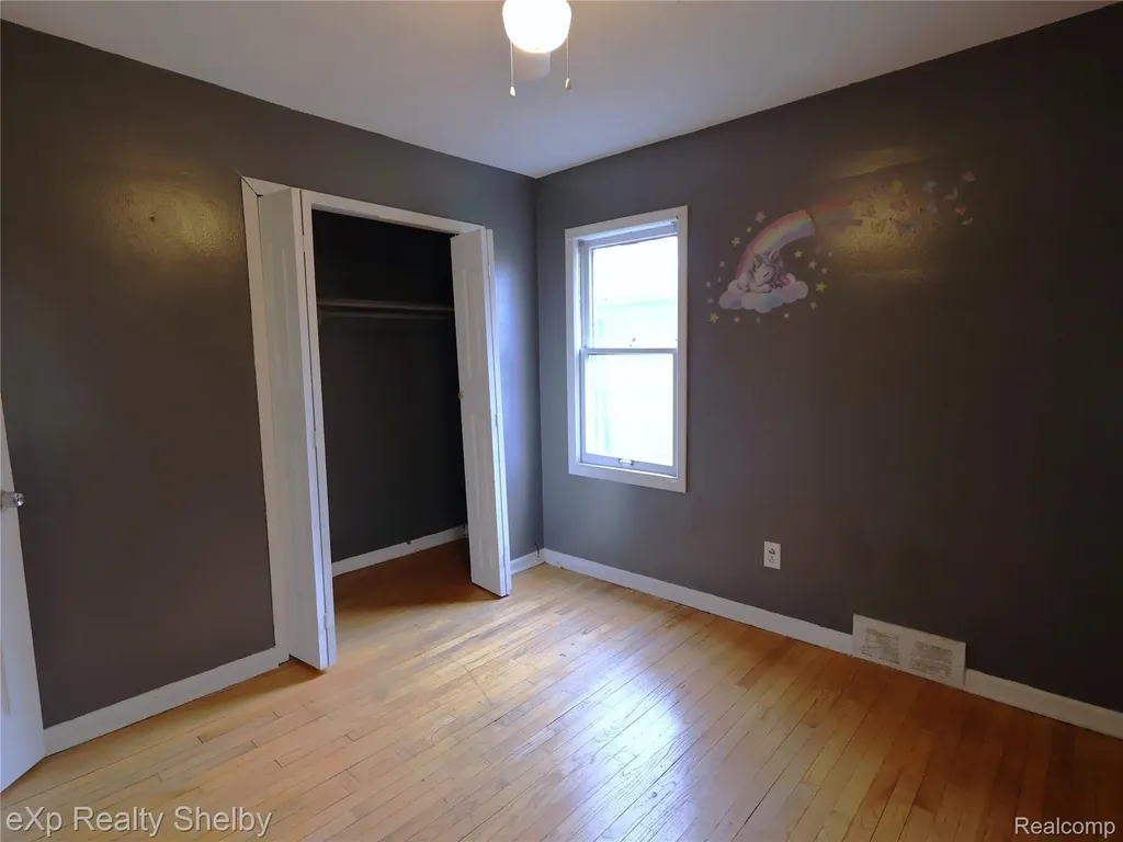 18432 Greenfield Road Detroit City MI 48235