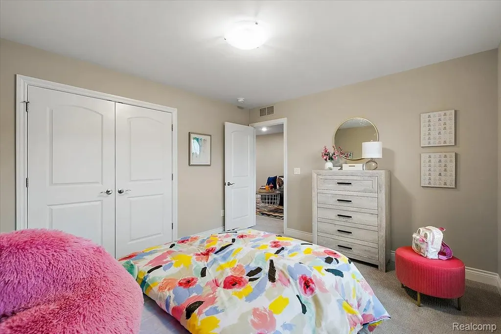 809 Cortland Lane Troy City MI 48085