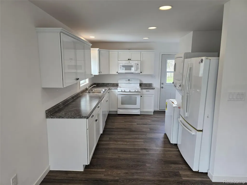 3315 Brookfield Avenue Kalamazoo Charter Township MI 49048