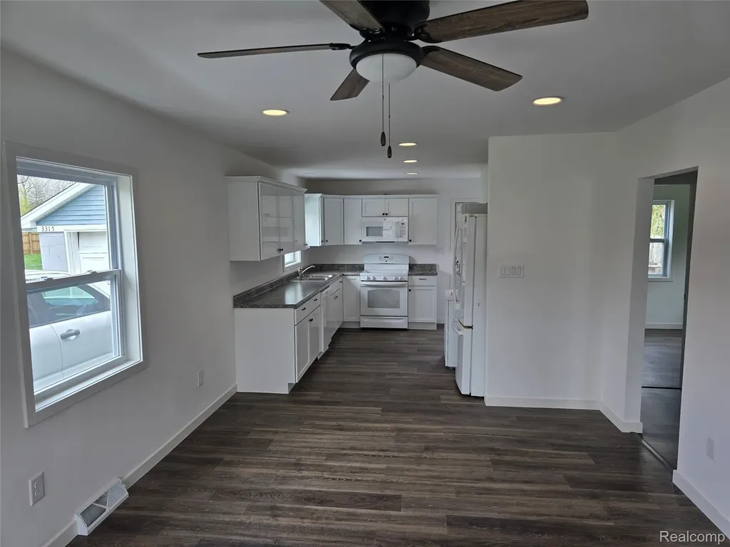 3315 Brookfield Avenue Kalamazoo Charter Township MI 49048
