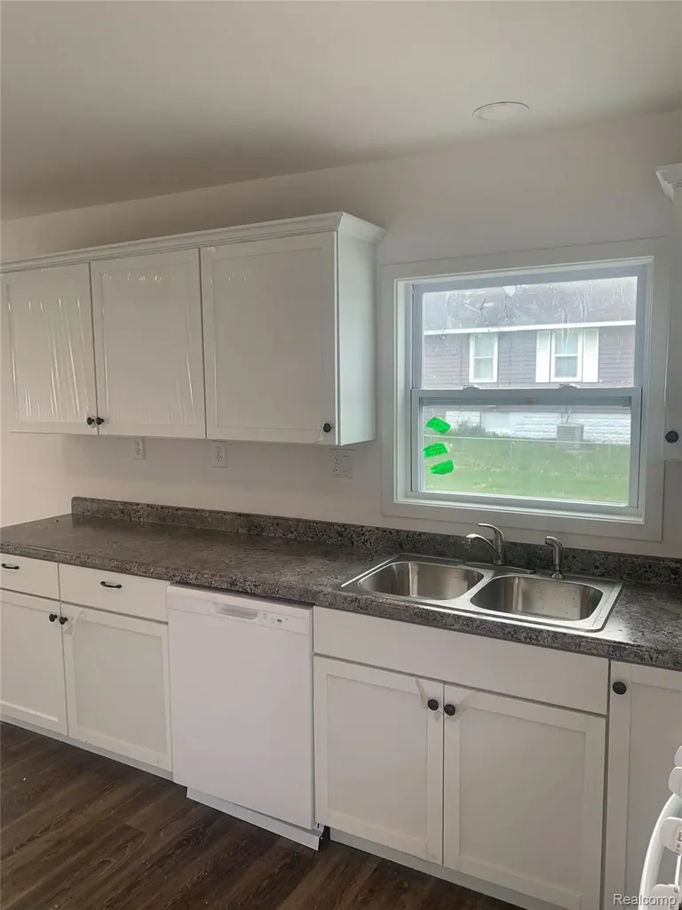 3315 Brookfield Avenue Kalamazoo Charter Township MI 49048