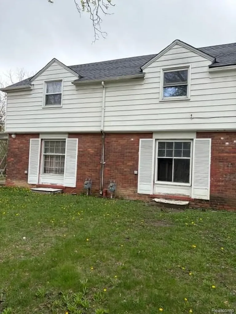 16835 Evergreen Road Detroit City MI 48219