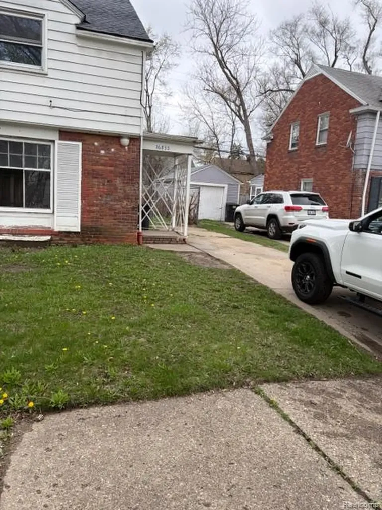 16835 Evergreen Road Detroit City MI 48219