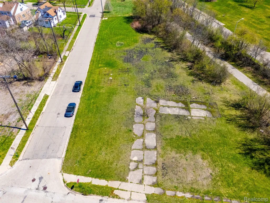 91 Lake Street Pontiac City MI 48341