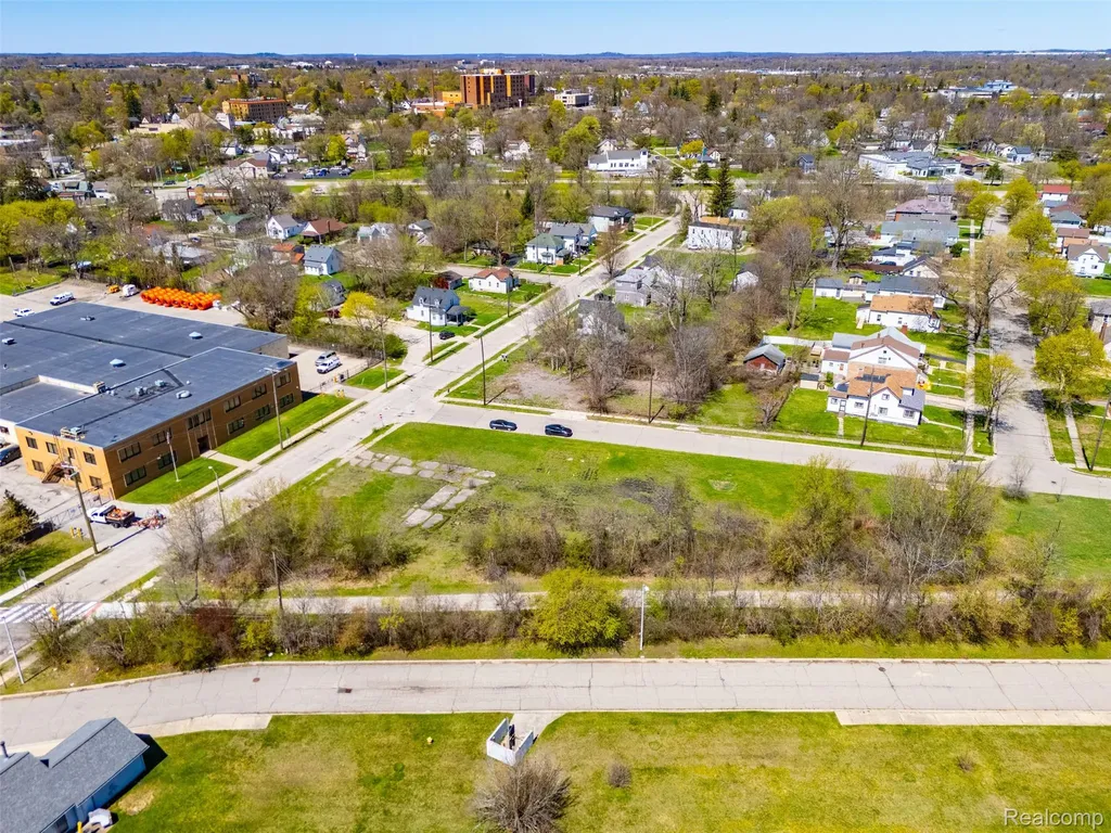 91 Lake Street Pontiac City MI 48341