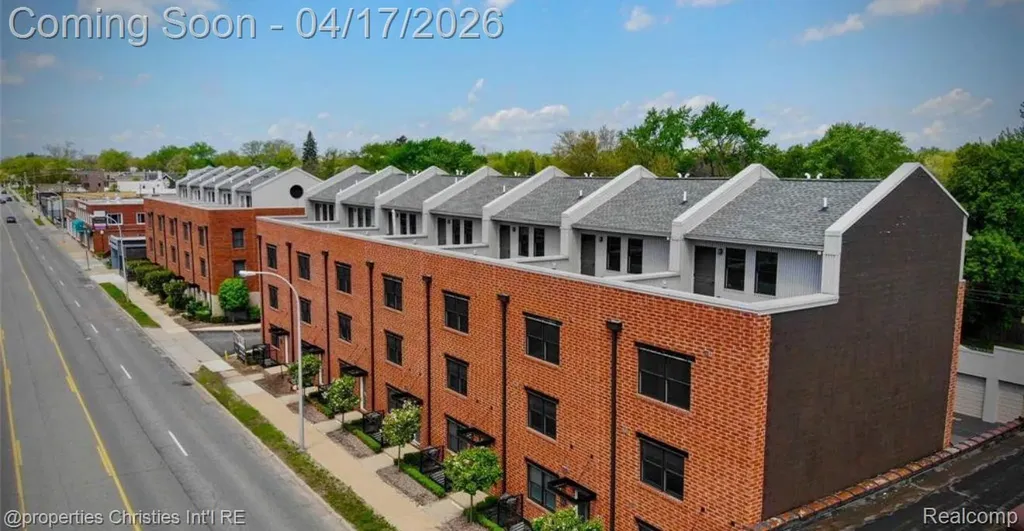 642 W 11 Mile Road Royal Oak City MI 48067