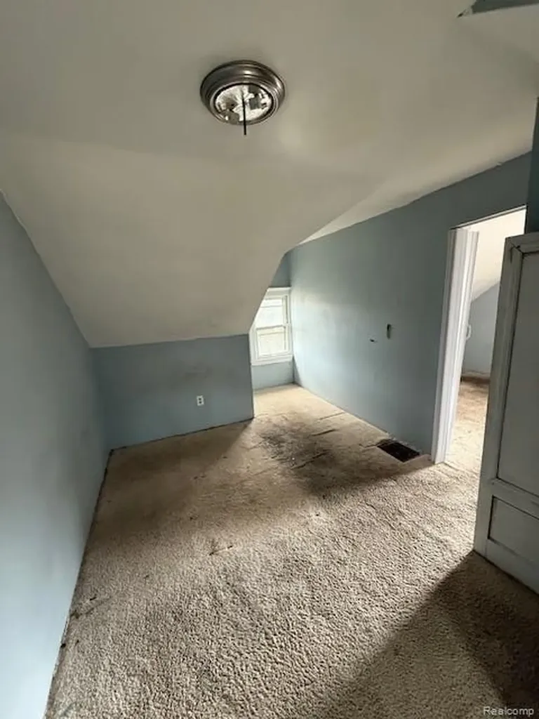 16845-7 Dolphin Street Detroit City MI 48219