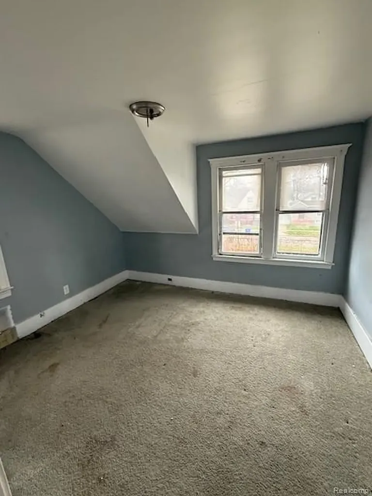 16845-7 Dolphin Street Detroit City MI 48219