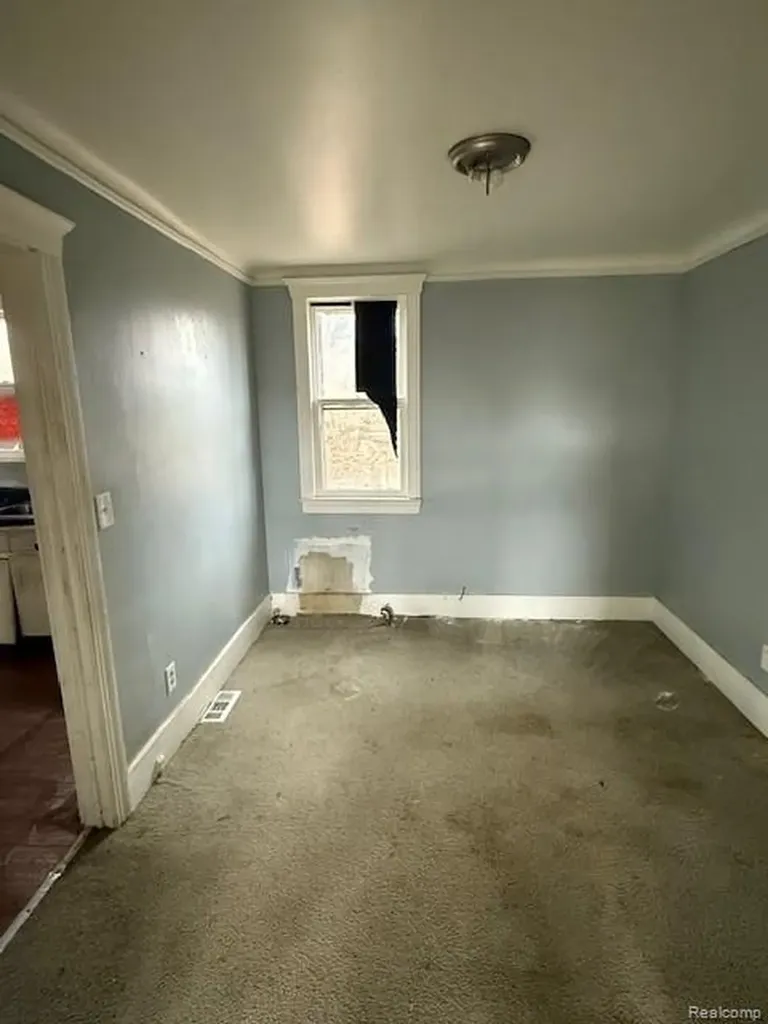 16845-7 Dolphin Street Detroit City MI 48219