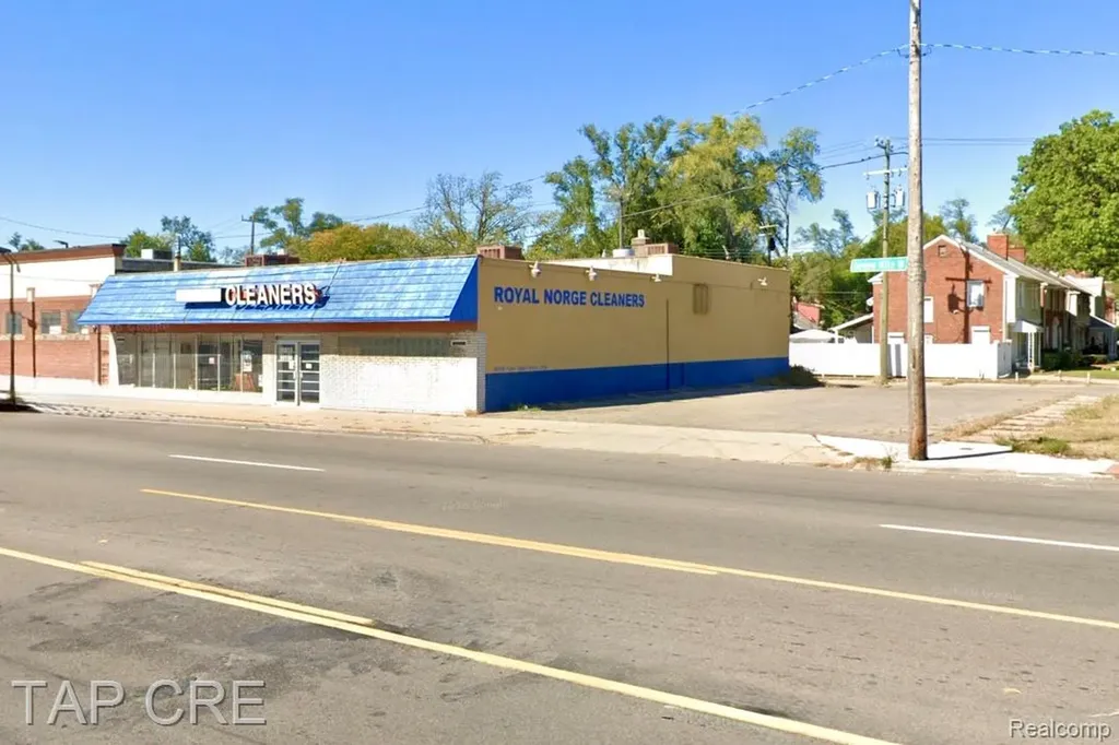10810 W 7 Mile Road Detroit City MI 48221