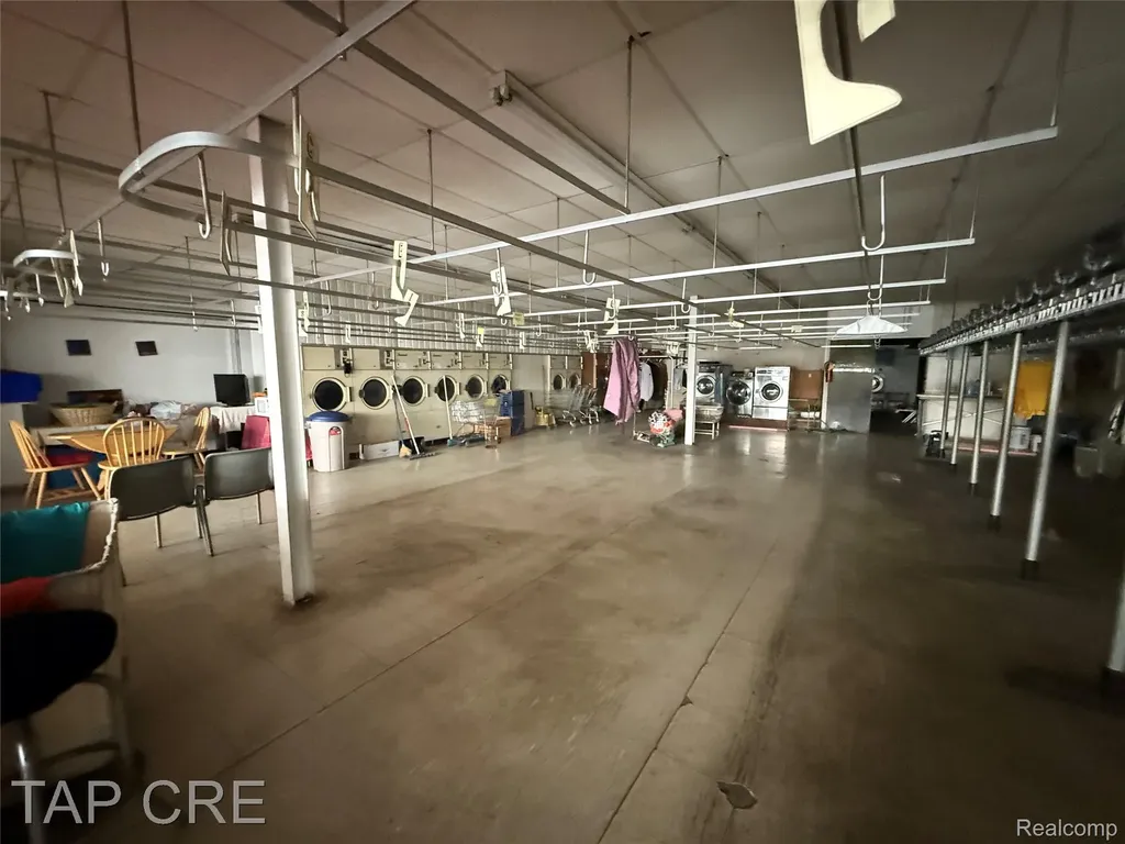 10810 W 7 Mile Road Detroit City MI 48221
