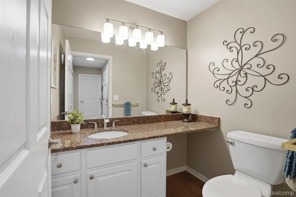 13982 Pleasant View Court Plymouth Charter Township MI 48170