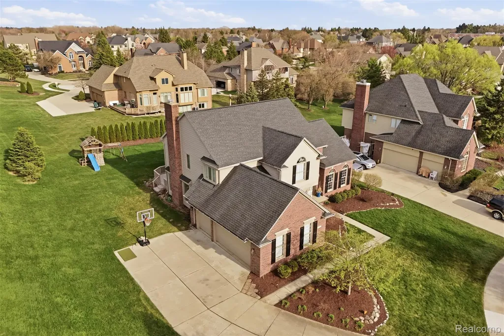 13982 Pleasant View Court Plymouth Charter Township MI 48170