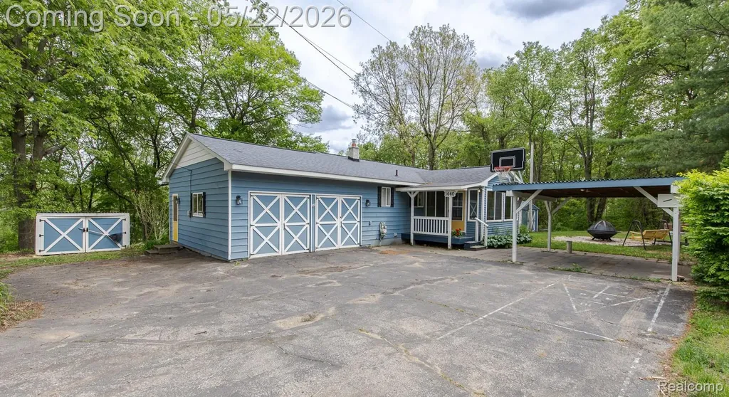 1440 Harding Avenue Orion Charter Township MI 48362