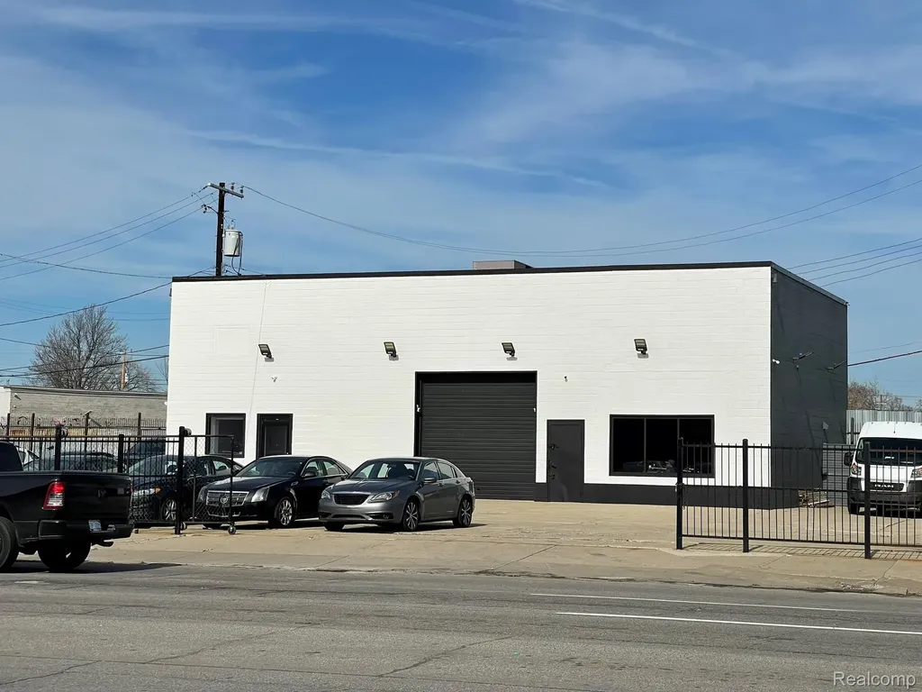 16504 Woodward Avenue Highland Park City MI 48203