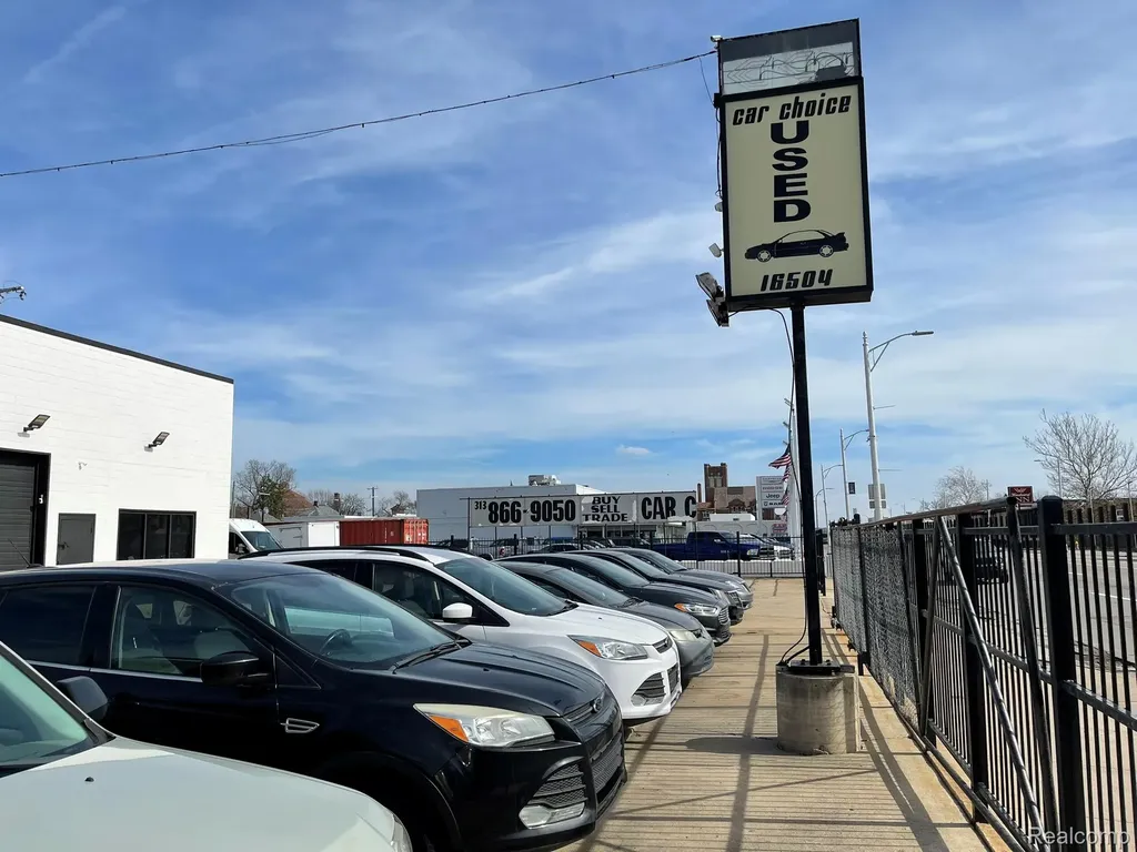 16504 Woodward Avenue Highland Park City MI 48203