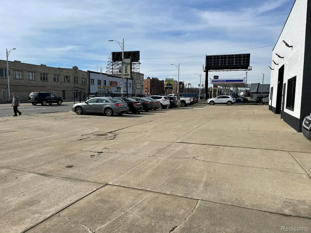 16504 Woodward Avenue Highland Park City MI 48203