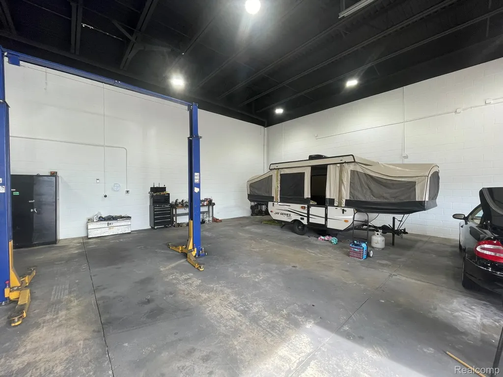 16504 Woodward Avenue Highland Park City MI 48203