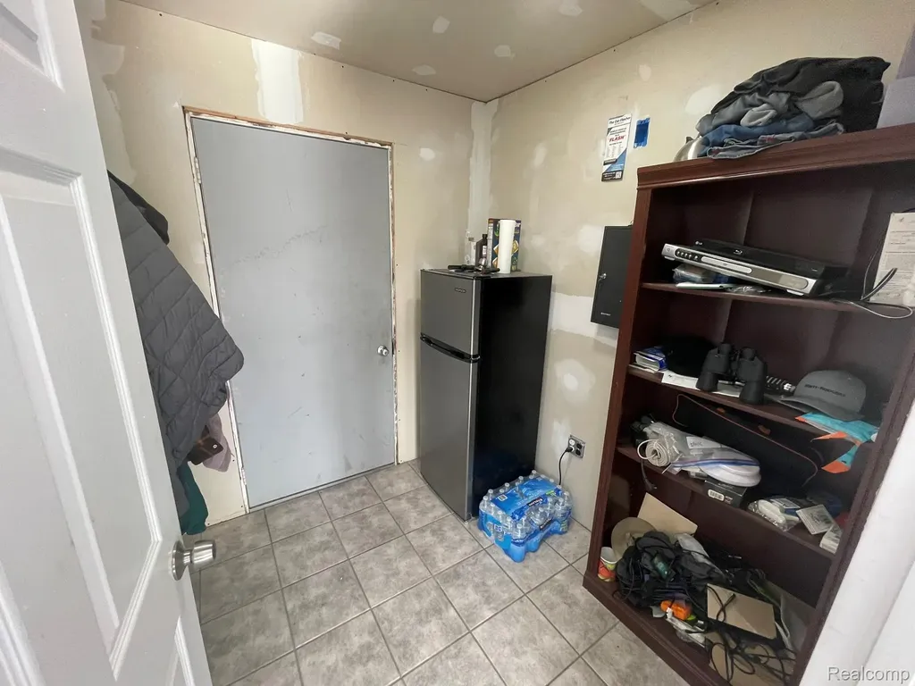 16504 Woodward Avenue Highland Park City MI 48203