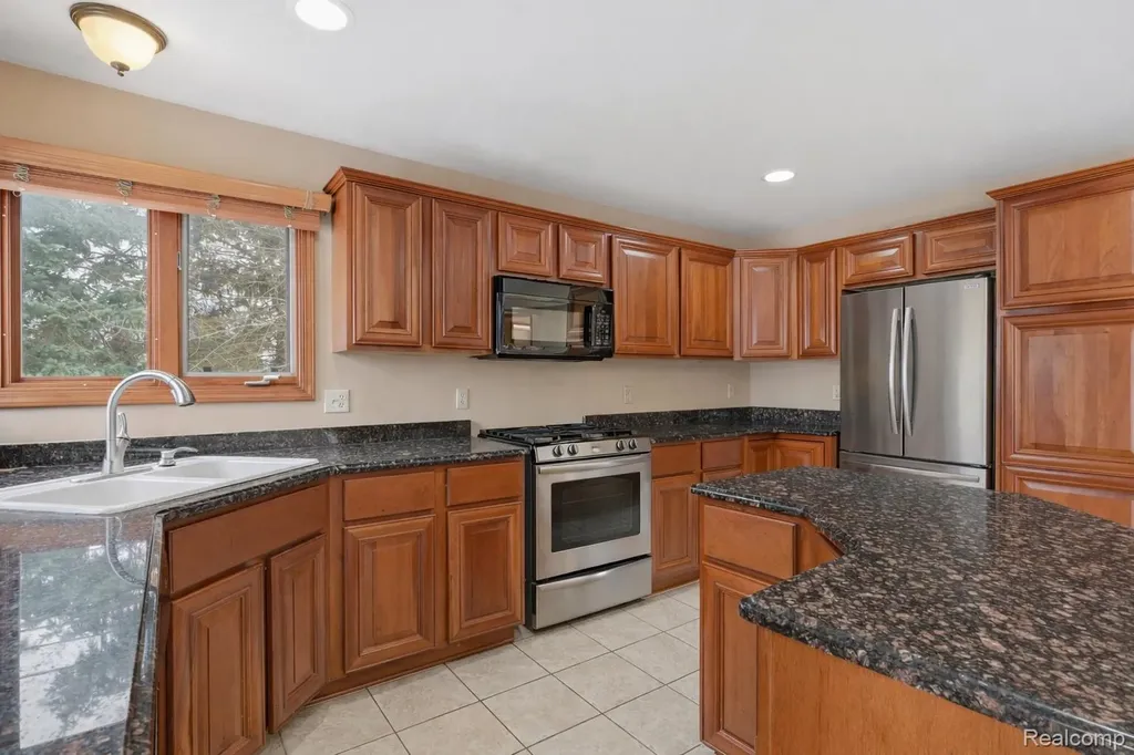 21797 Ambassador Drive Macomb Township MI 48044