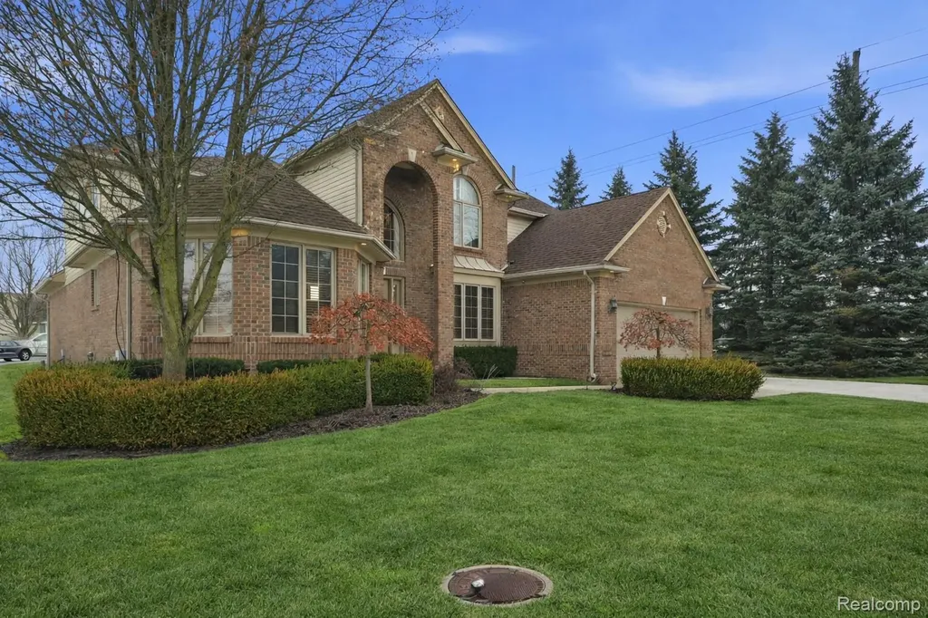 21797 Ambassador Drive Macomb Township MI 48044