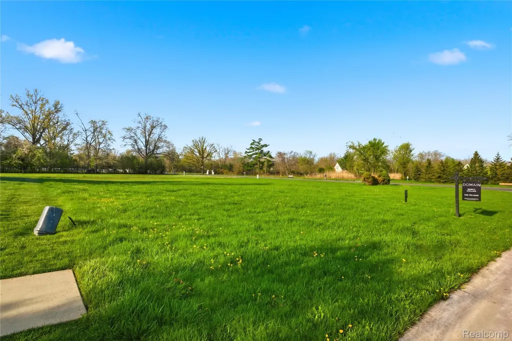 25 Potowatomi Drive Grosse Ile Township MI 48138