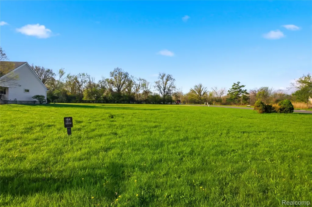 25 Potowatomi Drive Grosse Ile Township MI 48138