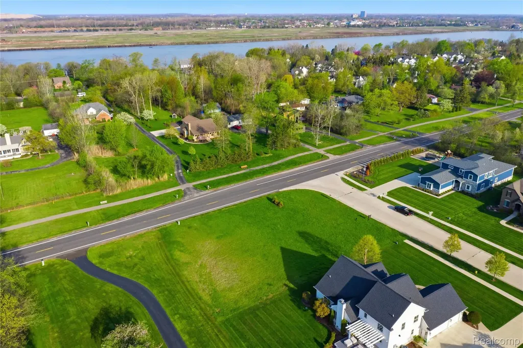 25 Potowatomi Drive Grosse Ile Township MI 48138