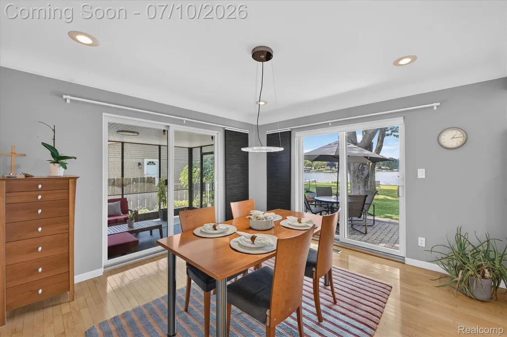 5017 Surfwood Drive Commerce Charter Township MI 48382