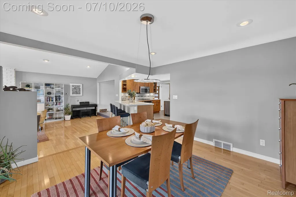 5017 Surfwood Drive Commerce Charter Township MI 48382