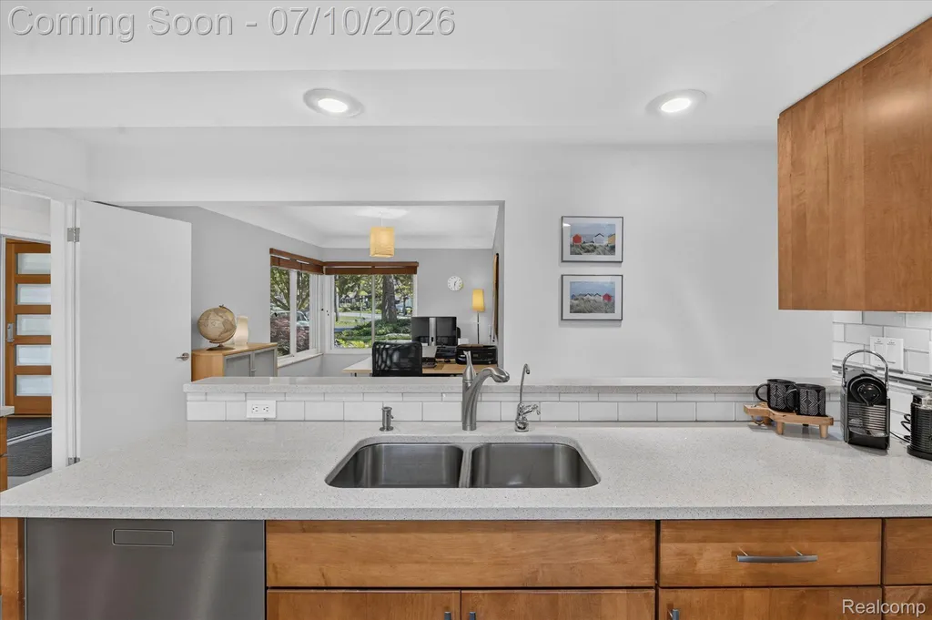 5017 Surfwood Drive Commerce Charter Township MI 48382