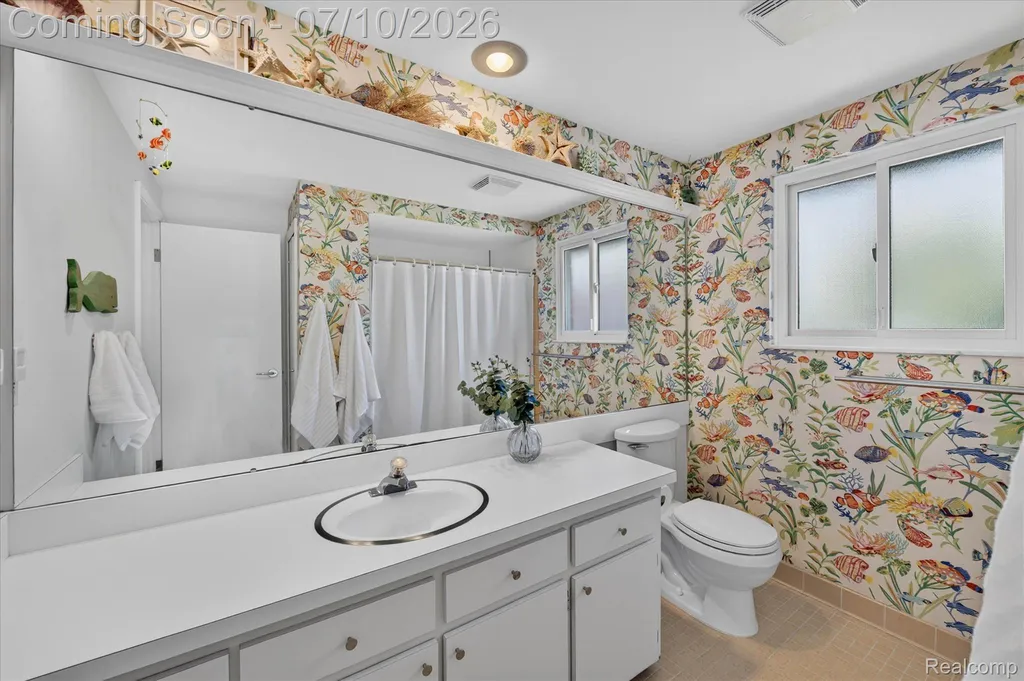 5017 Surfwood Drive Commerce Charter Township MI 48382