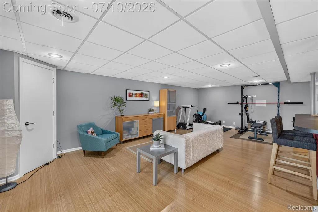 5017 Surfwood Drive Commerce Charter Township MI 48382