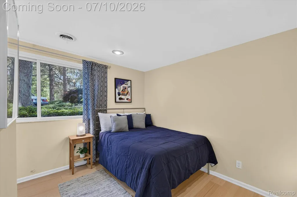 5017 Surfwood Drive Commerce Charter Township MI 48382