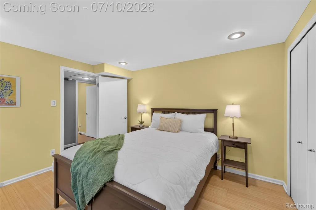 5017 Surfwood Drive Commerce Charter Township MI 48382