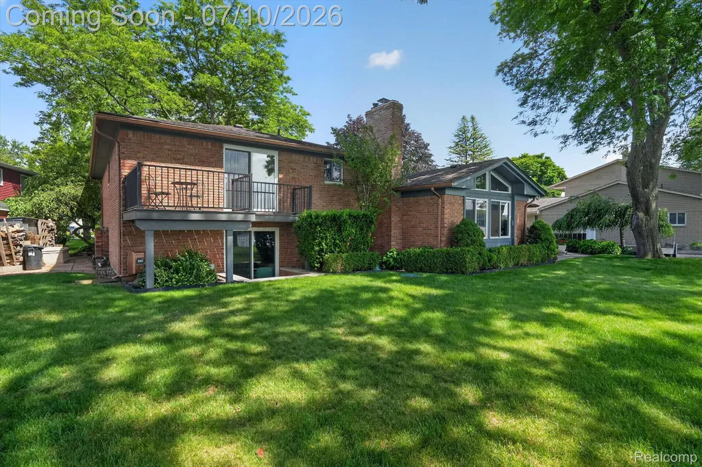 5017 Surfwood Drive Commerce Charter Township MI 48382