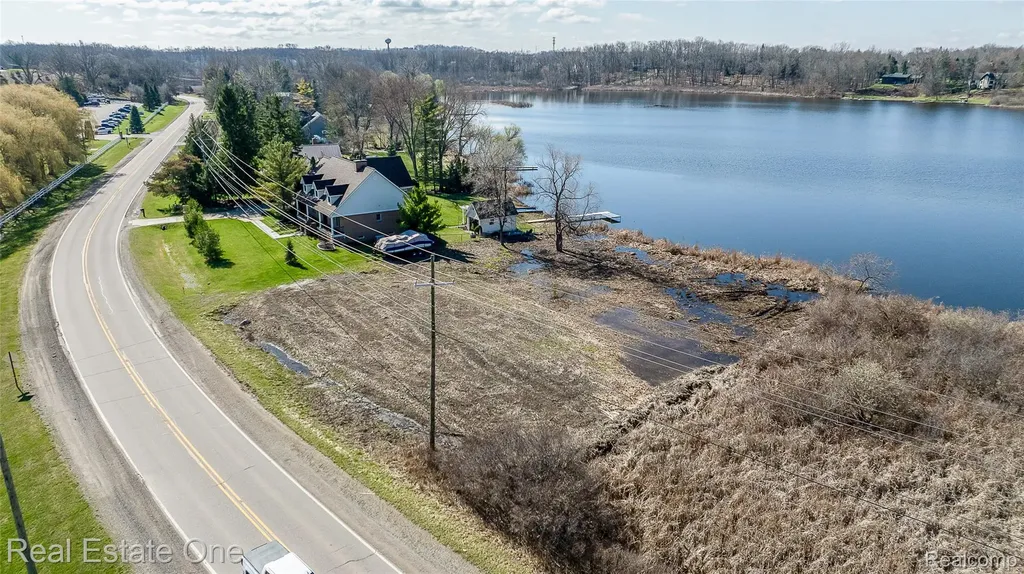 V/l Golf Club Oceola Township MI 48843