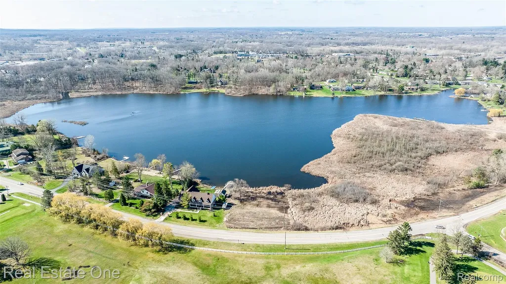 V/l Golf Club Oceola Township MI 48843