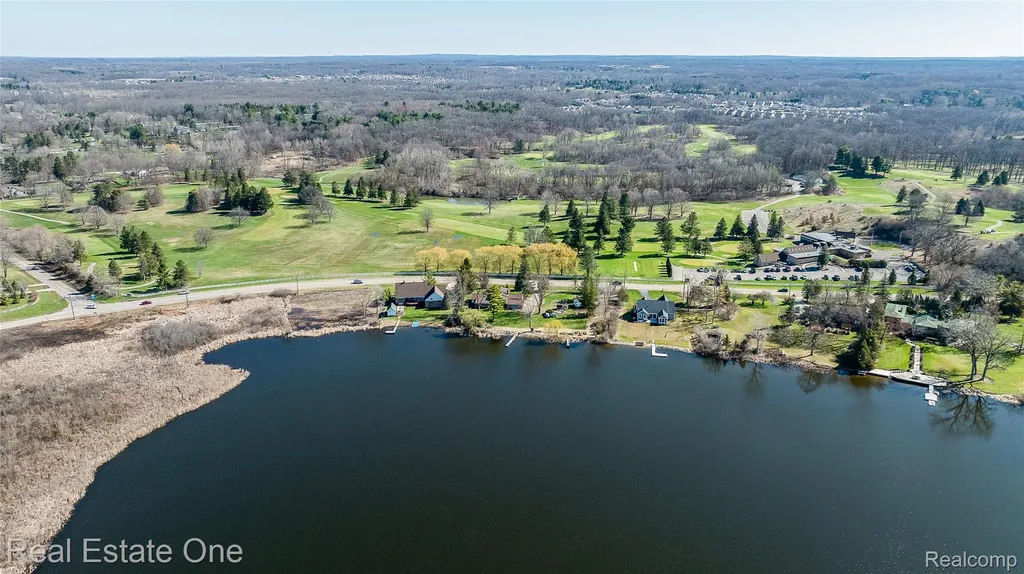 V/l Golf Club Oceola Township MI 48843