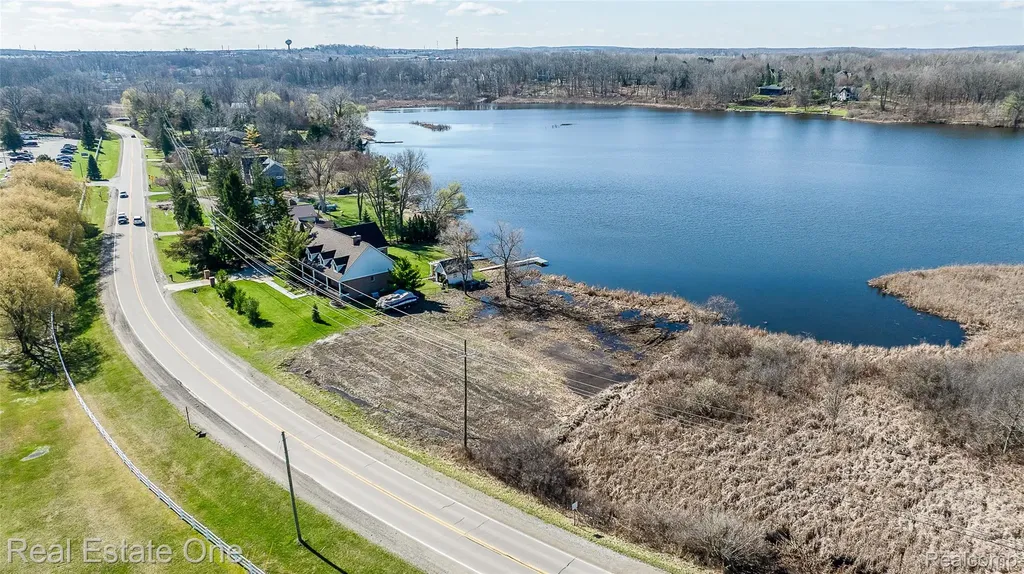 V/l Golf Club Oceola Township MI 48843