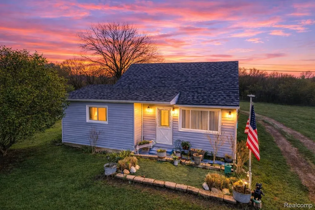 20796 Gibraltar Road Brownstown Charter Township MI 48183