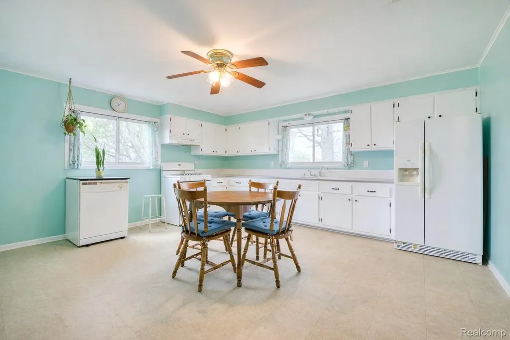 20796 Gibraltar Road Brownstown Charter Township MI 48183